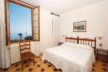 Cristal Hotel 3*